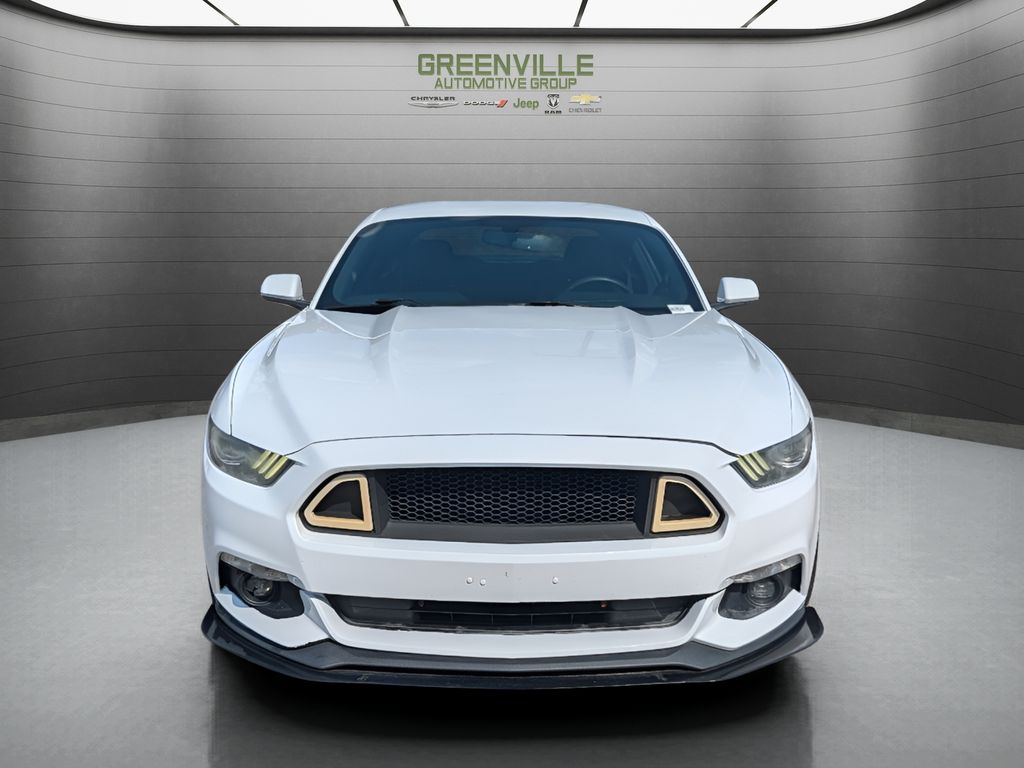 2016 Ford Mustang V6 - Oxford White exterior view 10