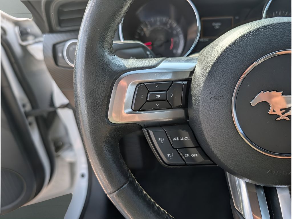 2016 Ford Mustang V6 - Oxford White exterior view 16