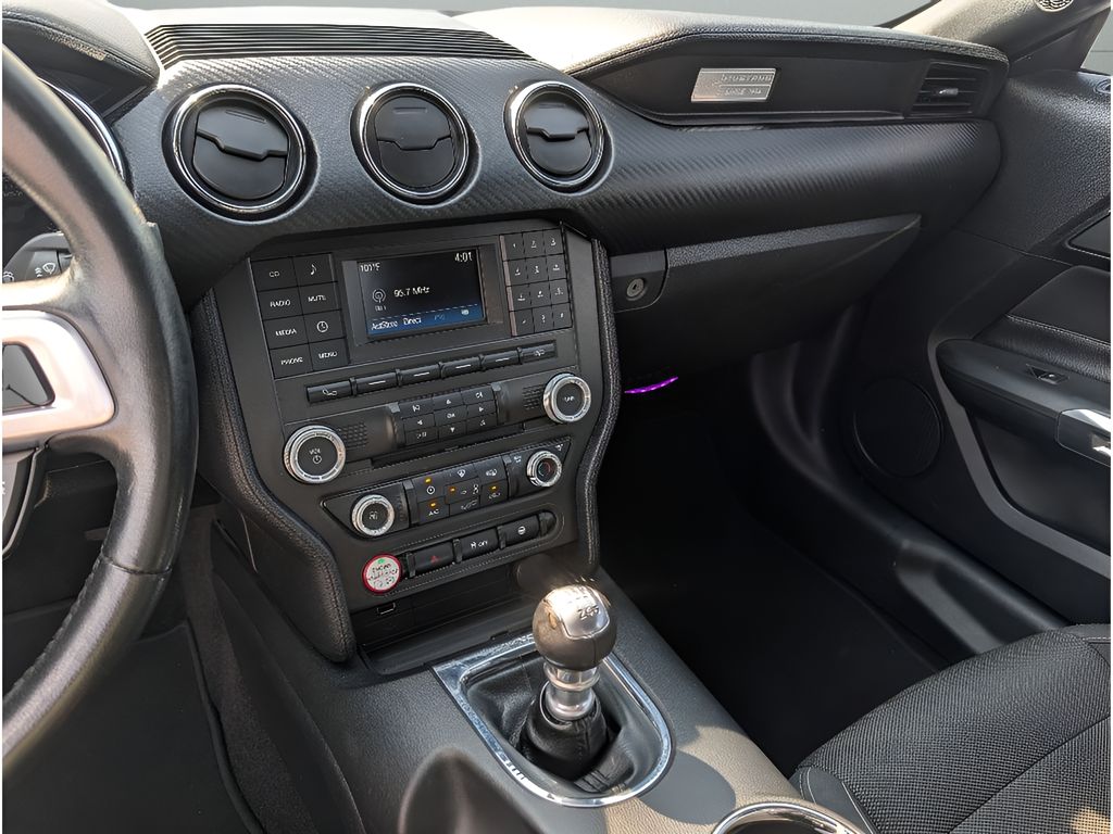 2016 Ford Mustang V6 - Oxford White exterior view 19