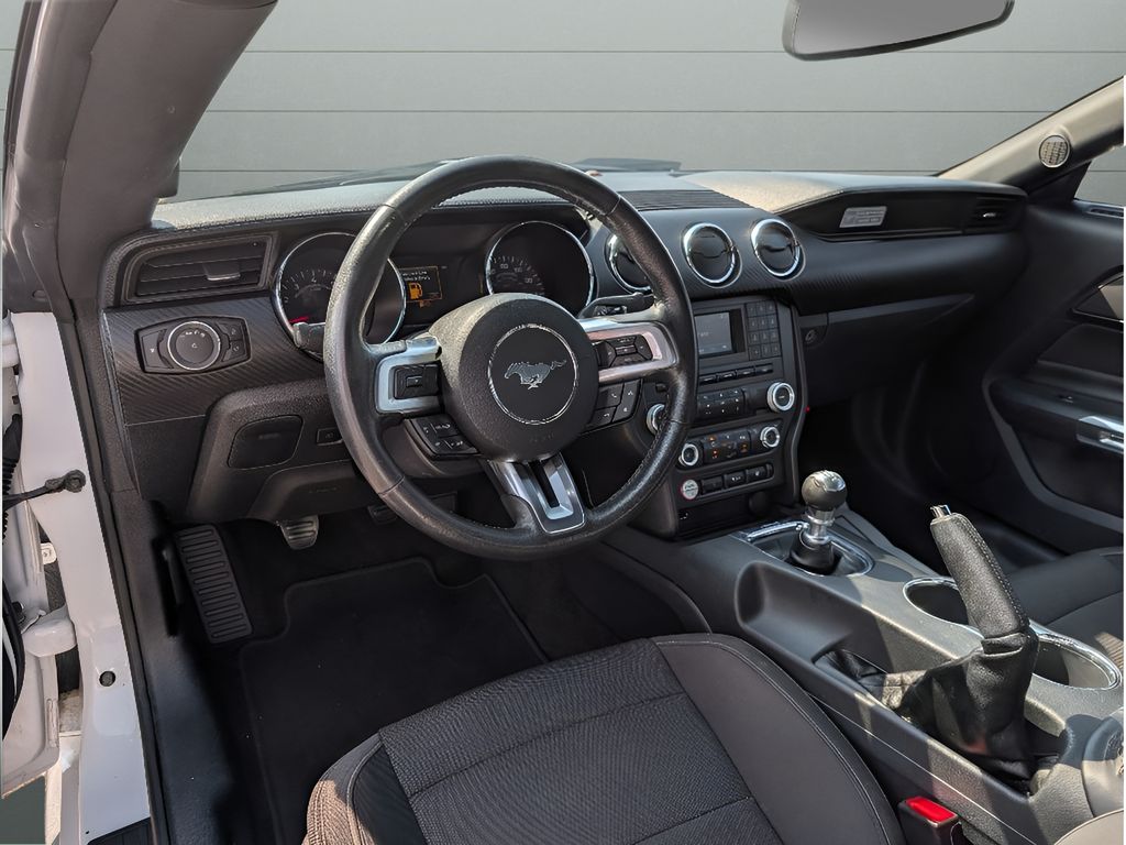2016 Ford Mustang V6 - Oxford White exterior view 15