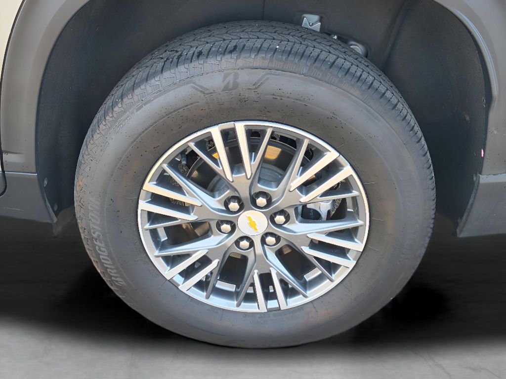 2024 Chevrolet Traverse FWD LT - Sterling Gray Metallic exterior view 3