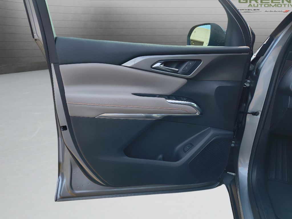 2024 Chevrolet Traverse FWD LT - Sterling Gray Metallic exterior view 14