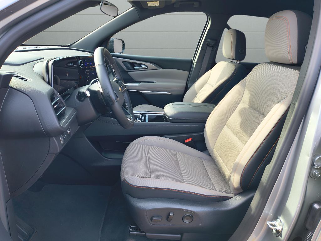 2024 Chevrolet Traverse FWD LT - Sterling Gray Metallic exterior view 16