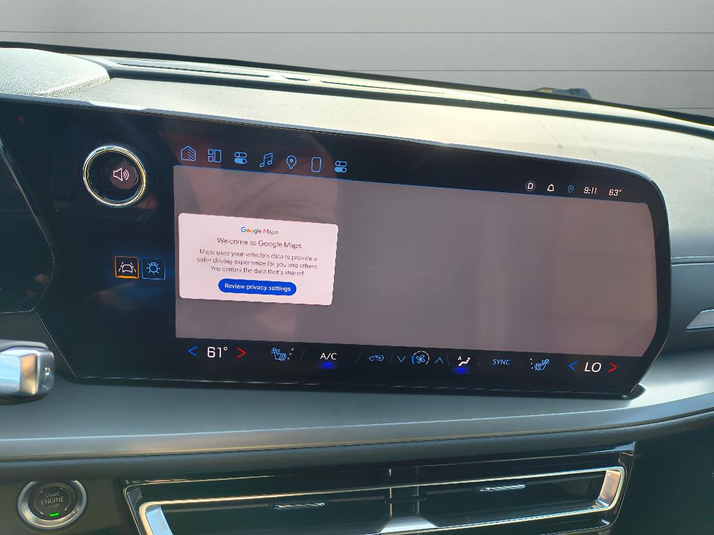 Used 2024 Chevrolet Traverse FWD LT