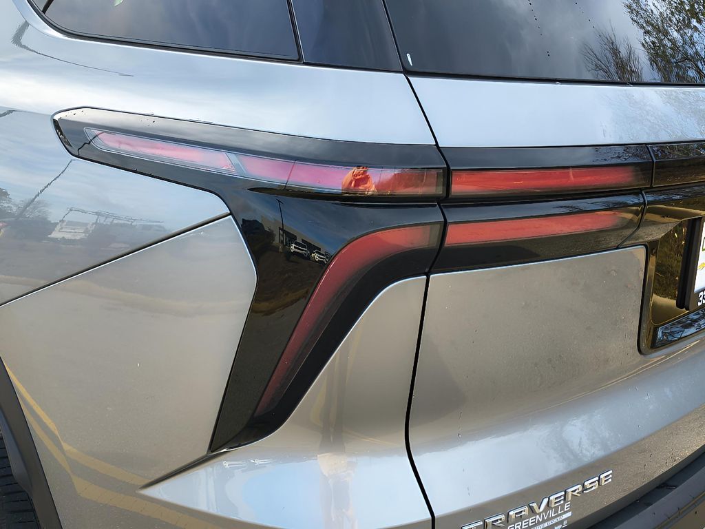 2024 Chevrolet Traverse FWD LT - Sterling Gray Metallic exterior view 4