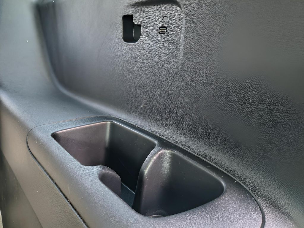 Used 2024 Chevrolet Traverse FWD LT