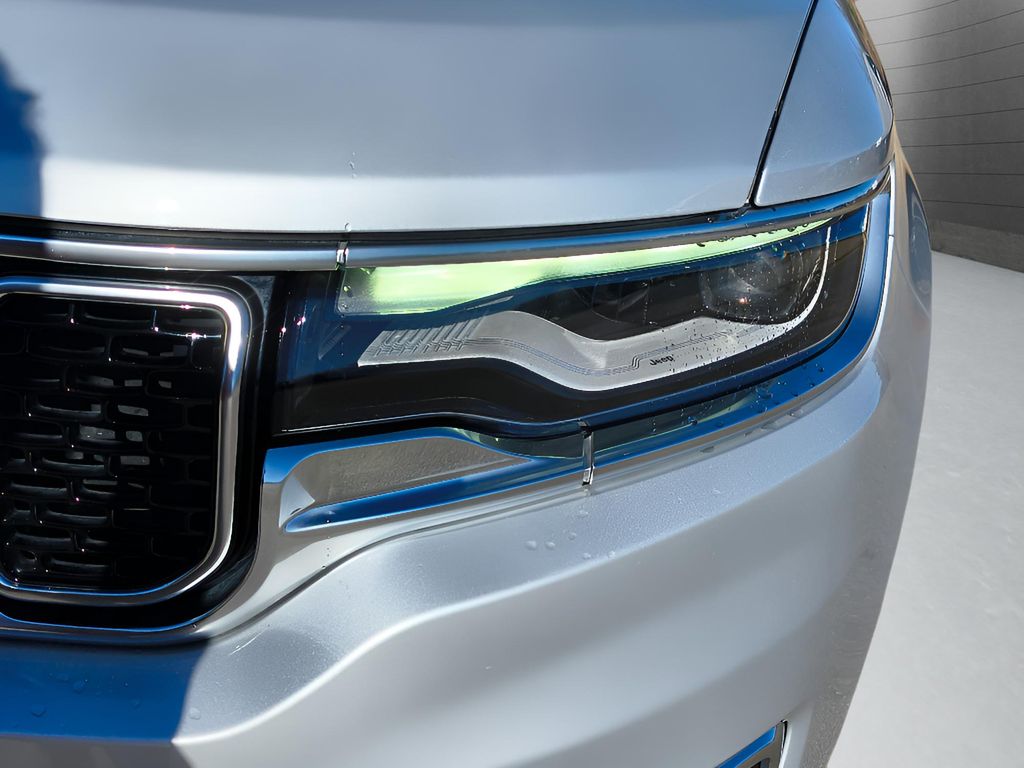 2022 Jeep Wagoneer Series III - Silver Zynith exterior view 13