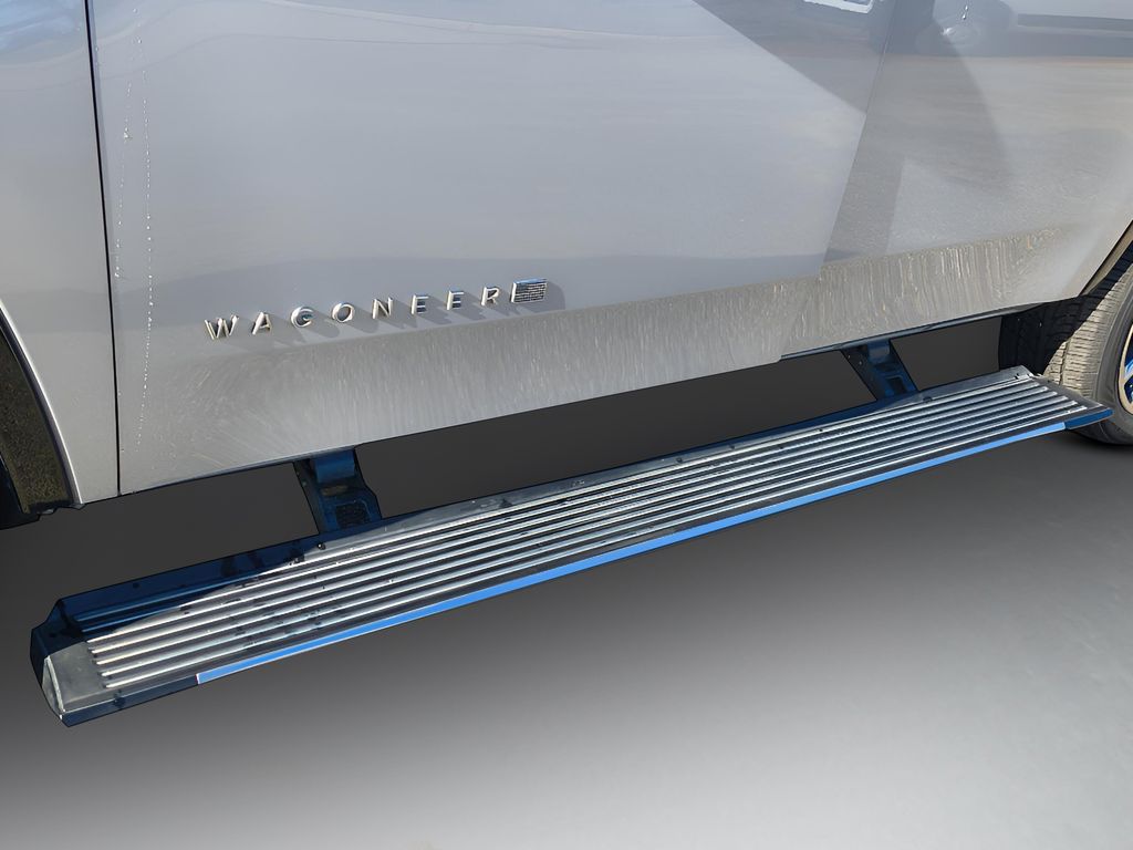 2022 Jeep Wagoneer Series III - Silver Zynith exterior view 14