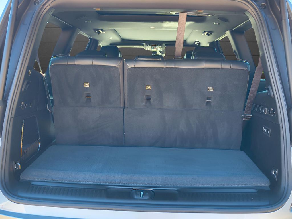 2022 Jeep Wagoneer Series III - Silver Zynith exterior view 7