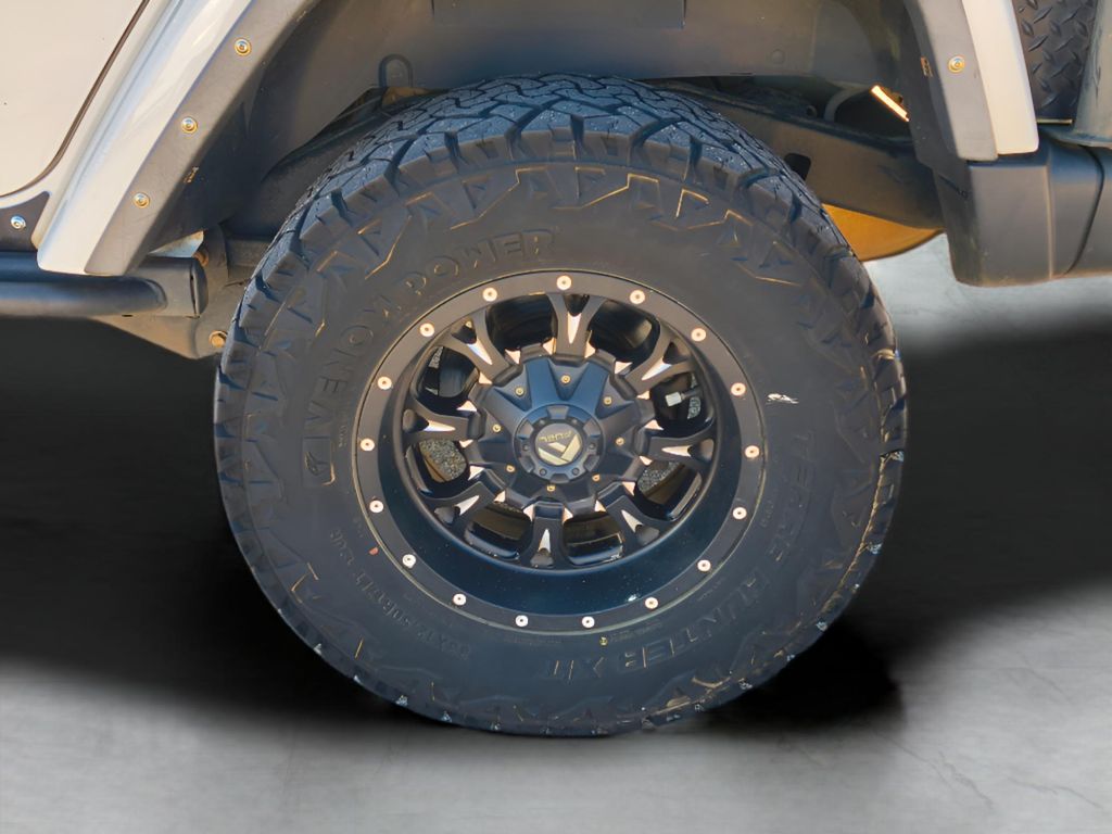 2014 Jeep Wrangler Rubicon X - Bright White Clearcoat exterior view 3