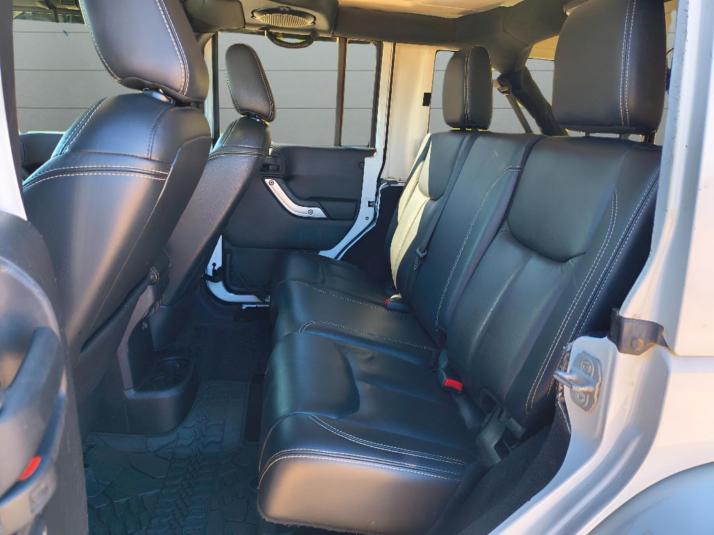 2014 Jeep Wrangler Rubicon X - Bright White Clearcoat exterior view 19
