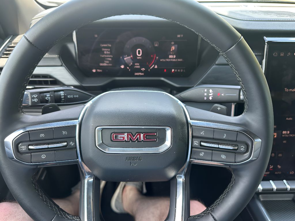 Used 2026 GMC Acadia FWD Elevation