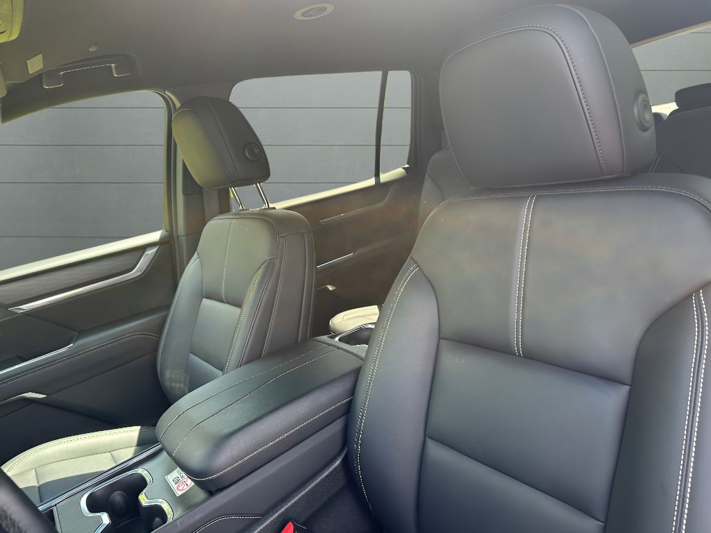Used 2026 GMC Acadia FWD Elevation