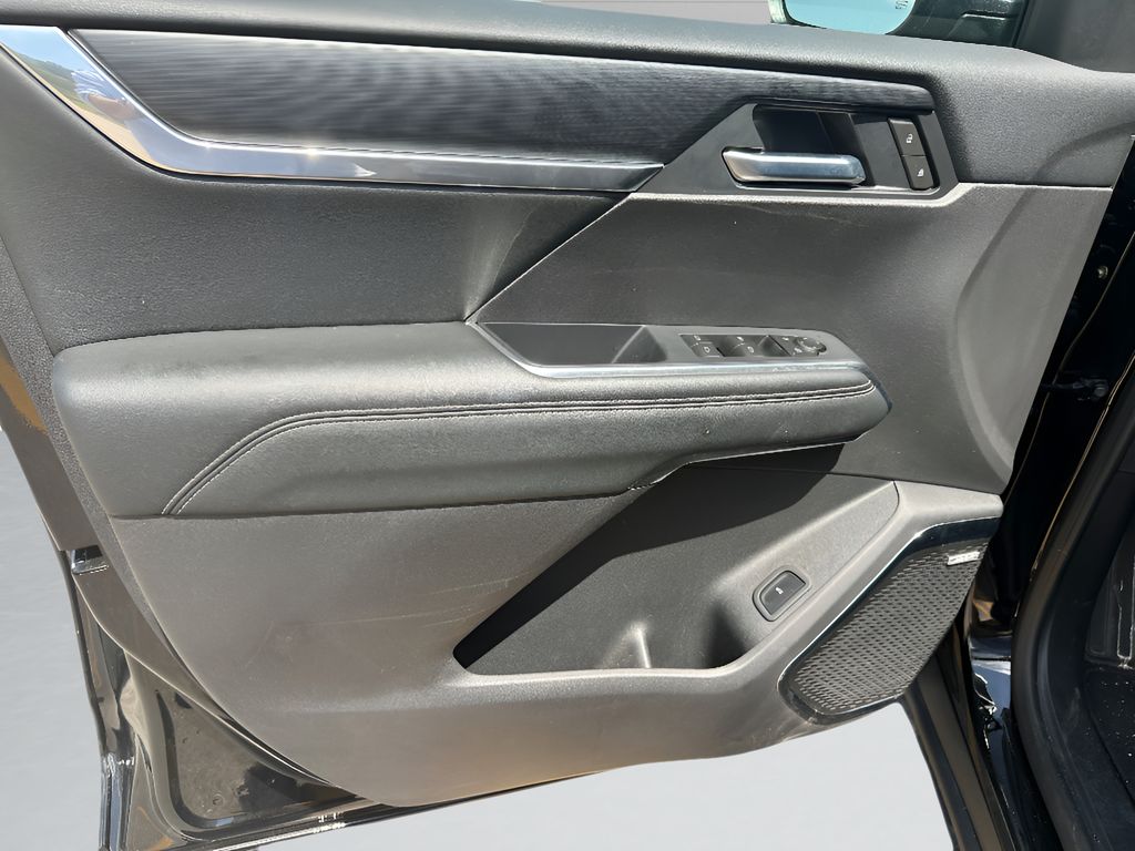 Used 2026 GMC Acadia FWD Elevation