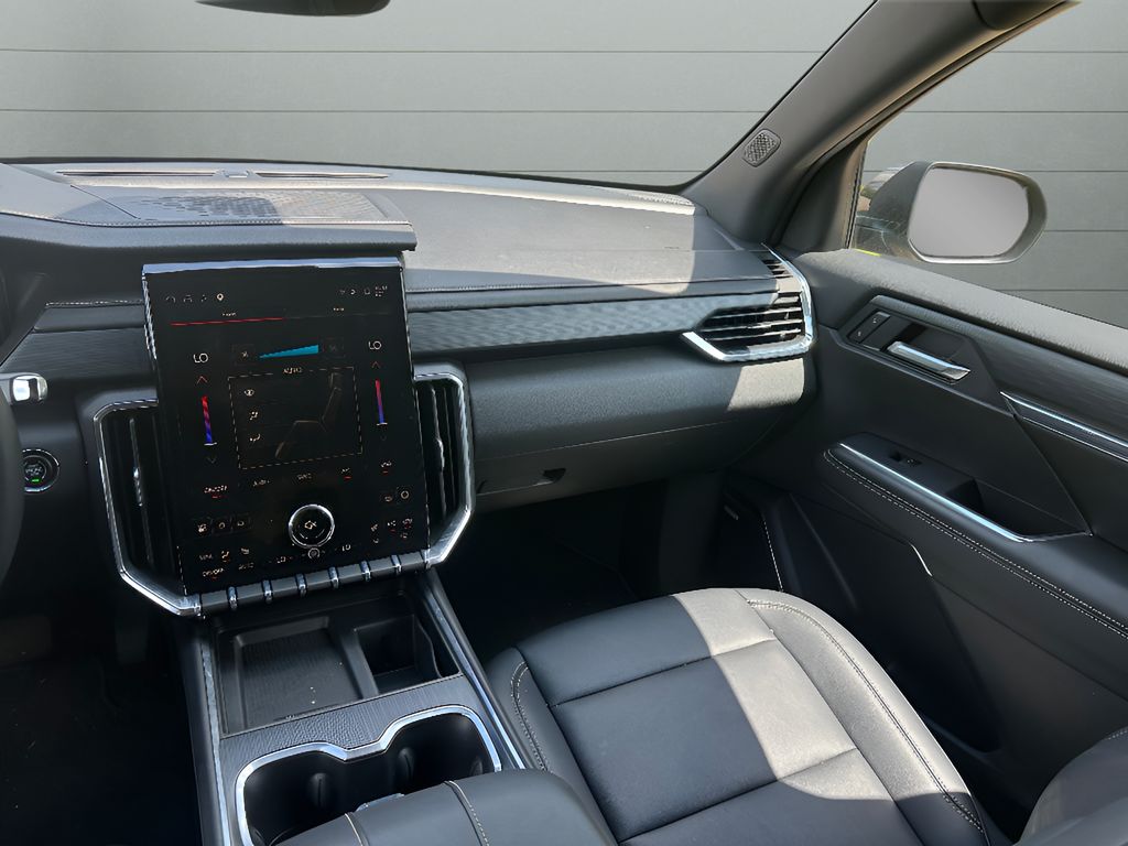 Used 2026 GMC Acadia FWD Elevation
