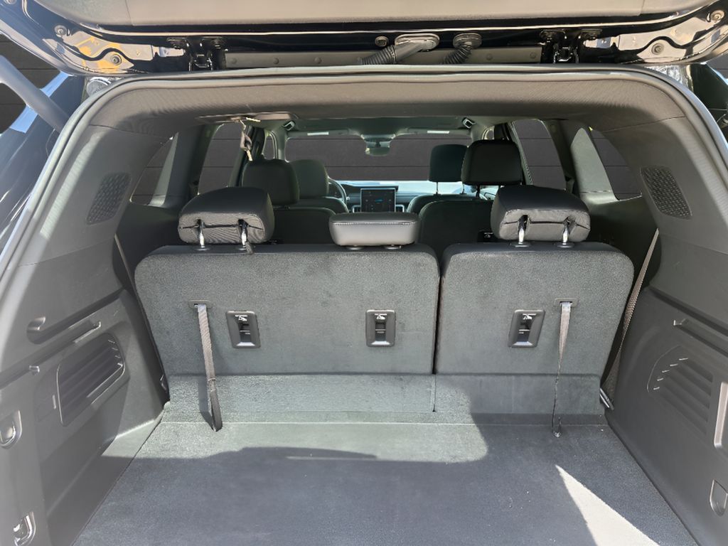 Used 2026 GMC Acadia FWD Elevation