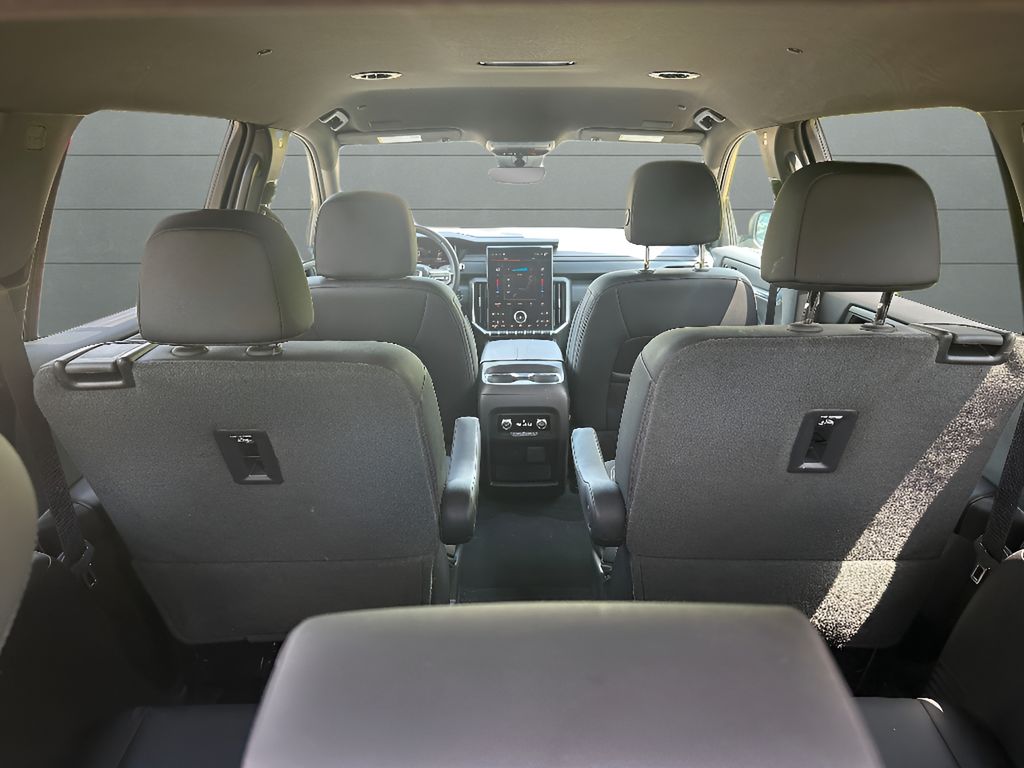 Used 2026 GMC Acadia FWD Elevation
