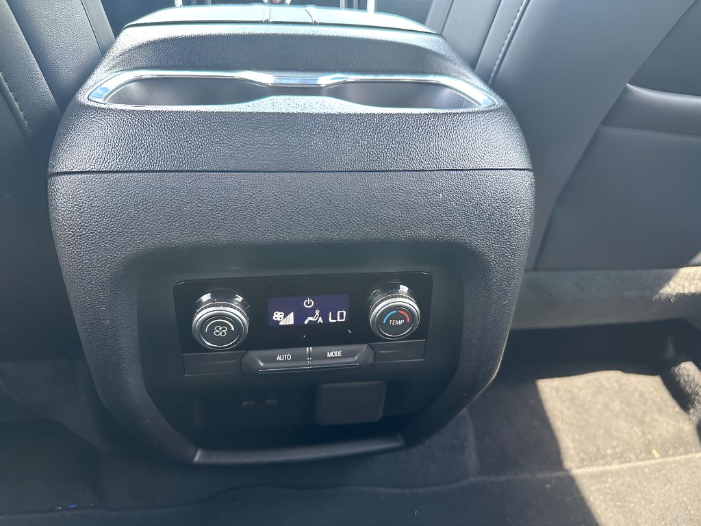 Used 2026 GMC Acadia FWD Elevation