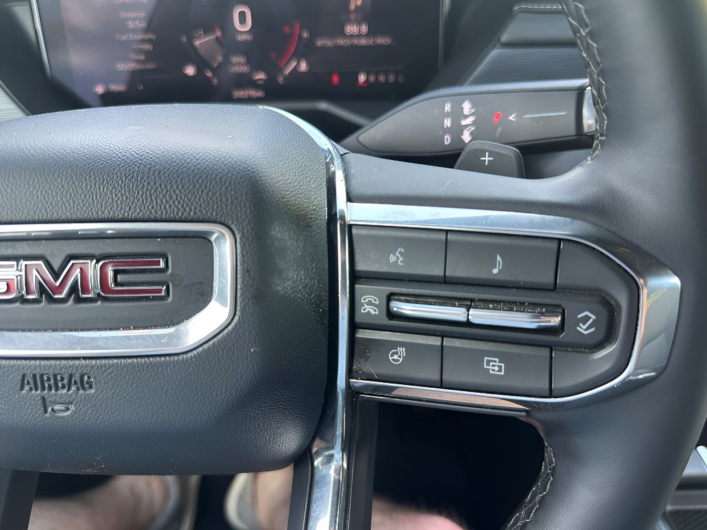 Used 2026 GMC Acadia FWD Elevation