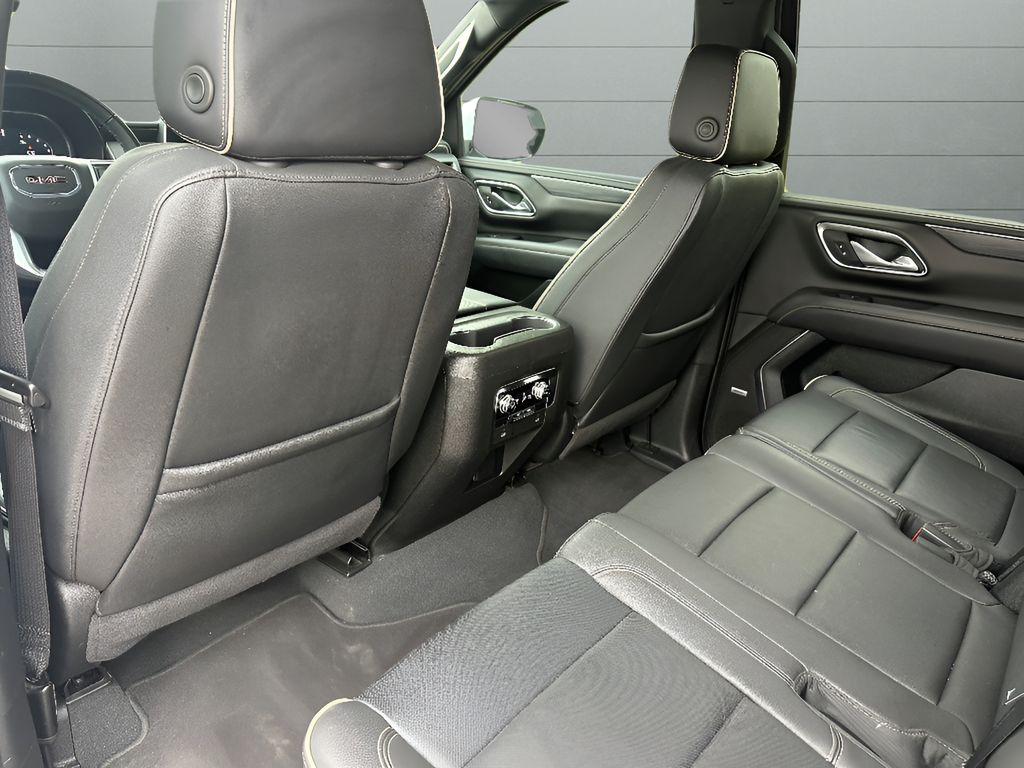 Used 2024 GMC Yukon SLT 4x4