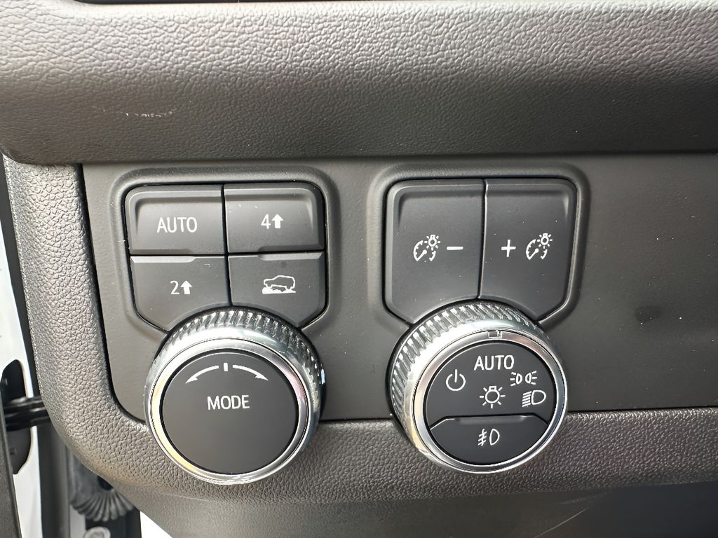 Used 2024 GMC Yukon SLT 4x4