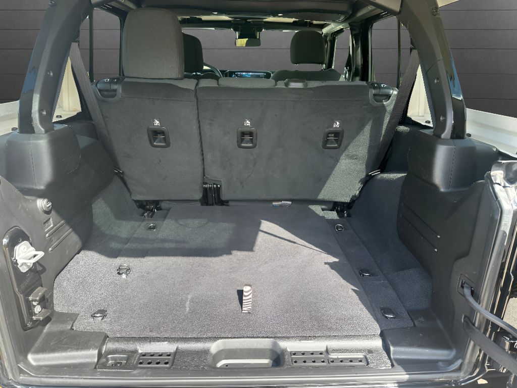 Used 2025 Jeep Wrangler Unlimited Sahara 4x4