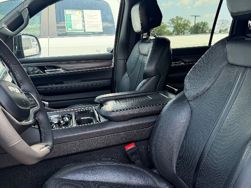 Used 2024 Jeep Wagoneer Series II