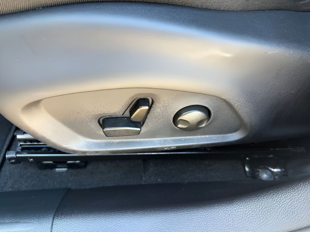 2026 Jeep Compass Limited - Bright White Clearcoat exterior view 19