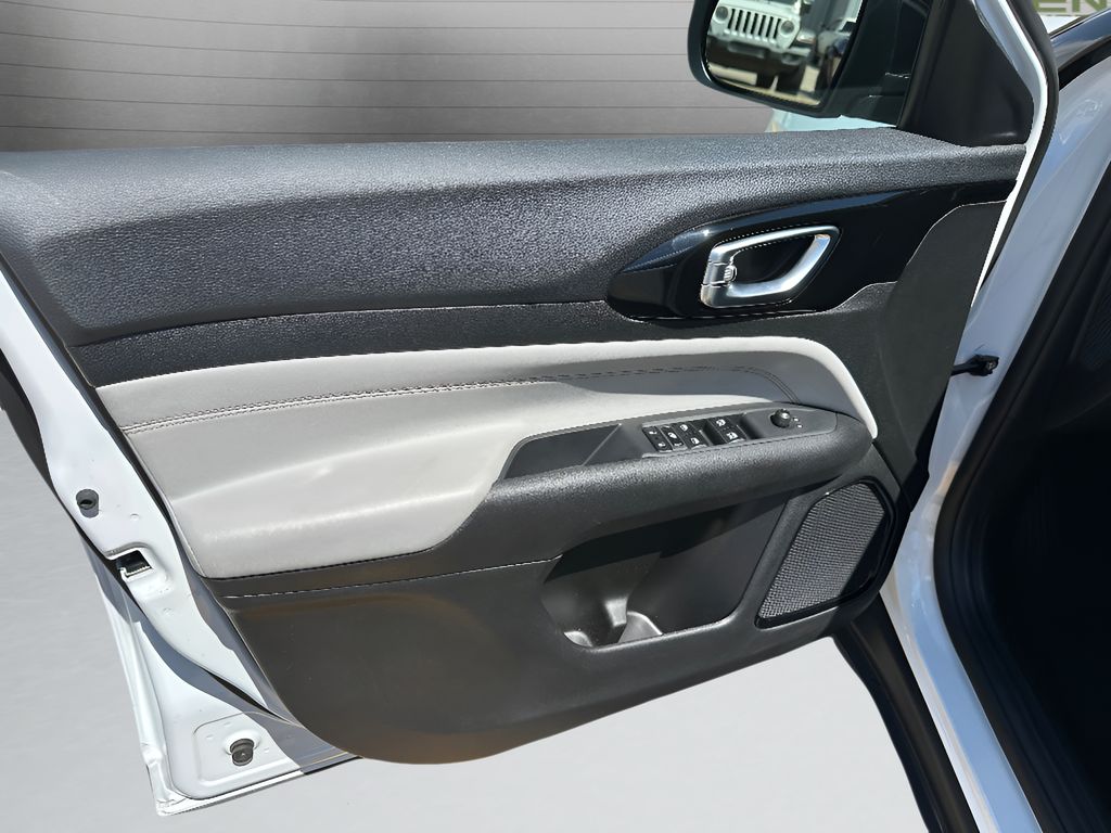 2026 Jeep Compass Limited - Bright White Clearcoat exterior view 18