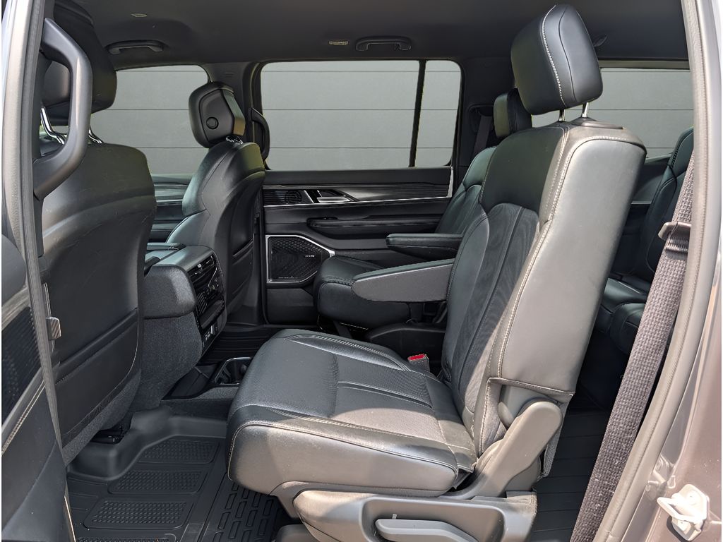 Used 2024 Jeep Wagoneer Series II