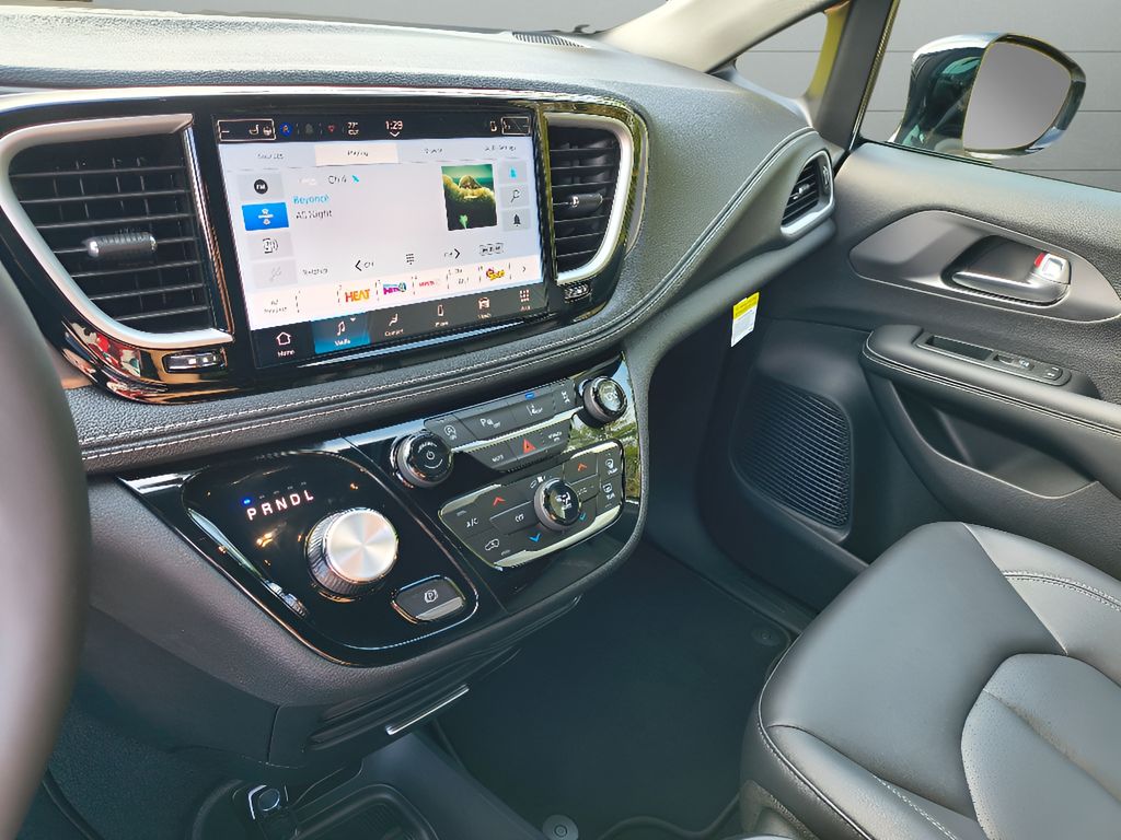 New 2026 Chrysler Pacifica Select 100TH Anniversary Edition