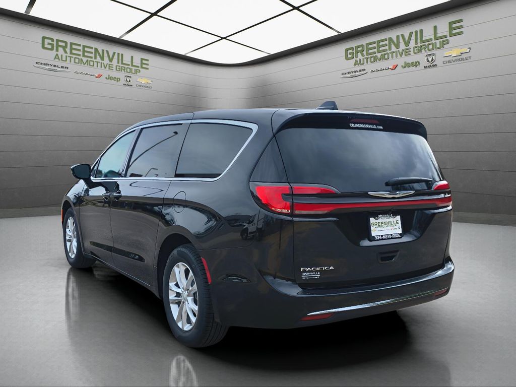 2026 Chrysler Pacifica Select - Diamond Black Crystal Pearlcoat exterior view 5