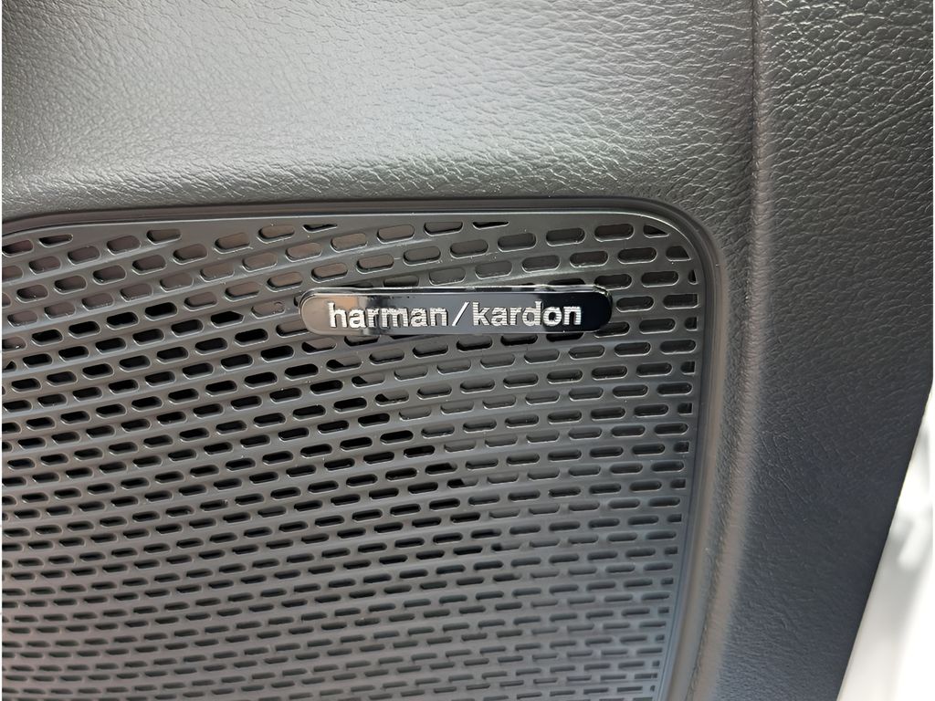 2026 Chrysler Pacifica Pinnacle - Bright White Clearcoat exterior view 15