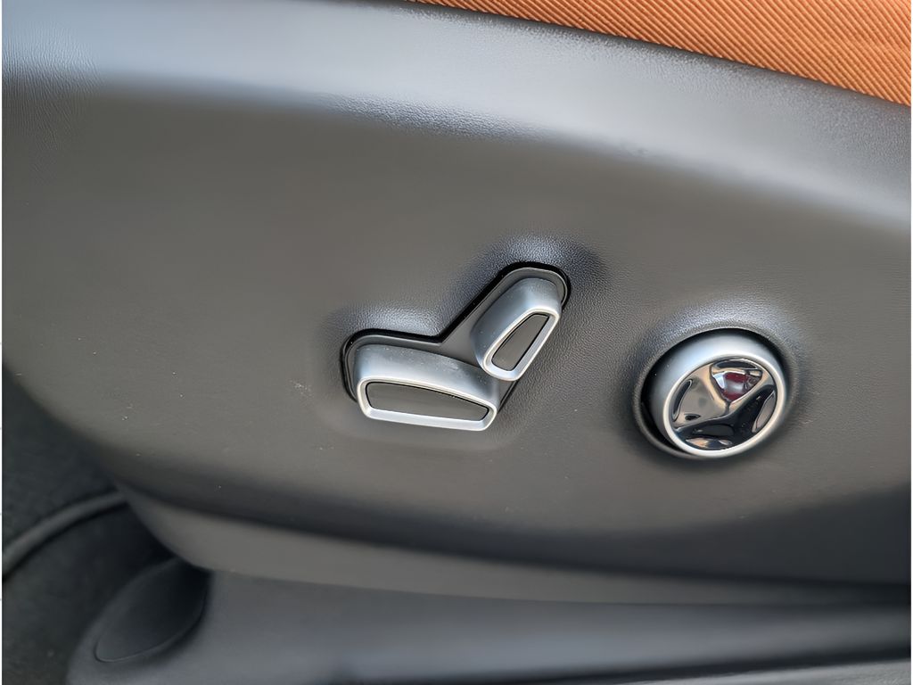 2026 Chrysler Pacifica Pinnacle - Bright White Clearcoat exterior view 16