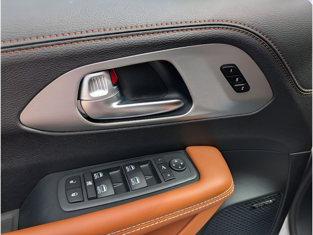 2026 Chrysler Pacifica Pinnacle - Bright White Clearcoat exterior view 14