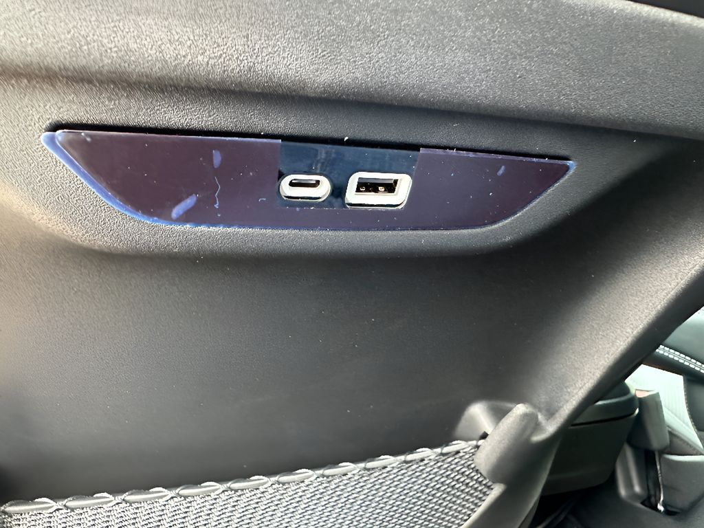 2027 Chrysler Pacifica Select - Bright White Clearcoat exterior view 19