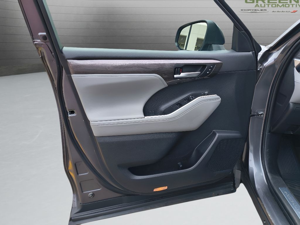 2023 Toyota Highlander Limited - Magnetic Gray Metallic exterior view 14