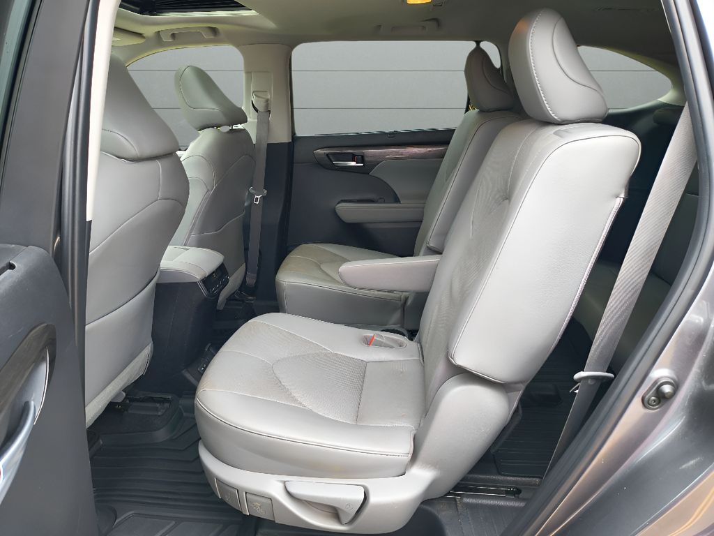 Used 2023 Toyota Highlander Limited