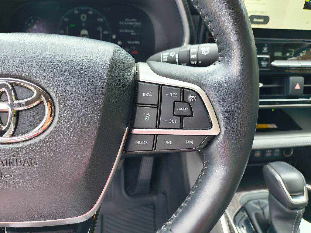 2023 Toyota Highlander Limited - Magnetic Gray Metallic exterior view 20