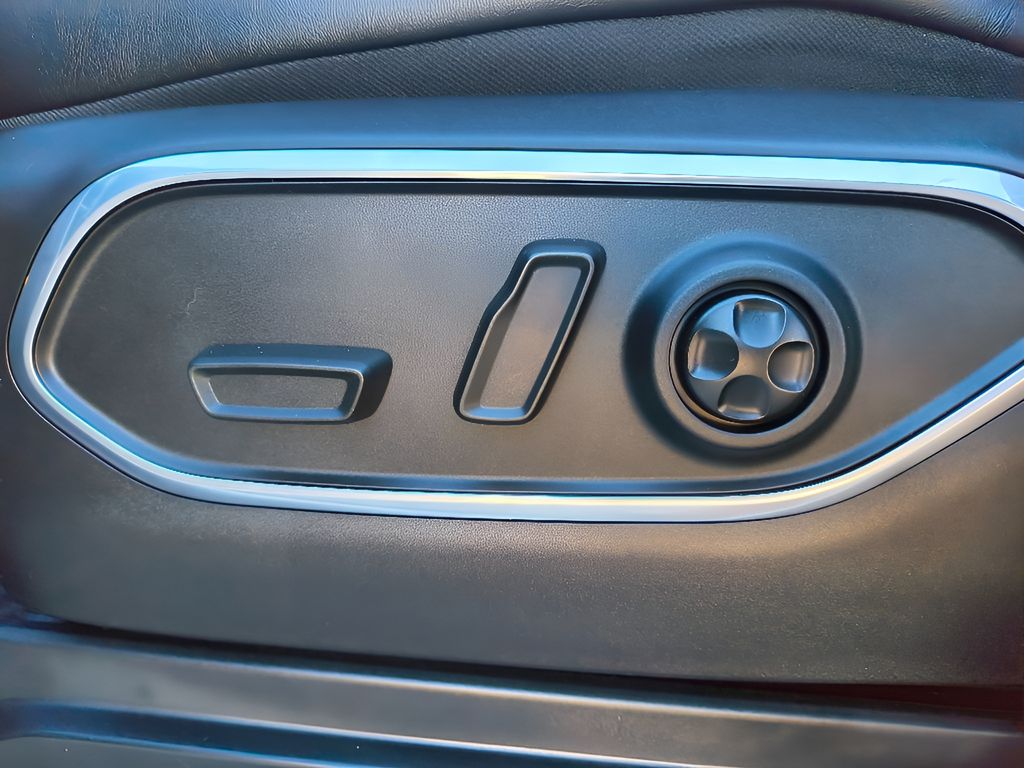 2024 Jeep Wagoneer Series II Carbide - Bright White Clearcoat exterior view 18