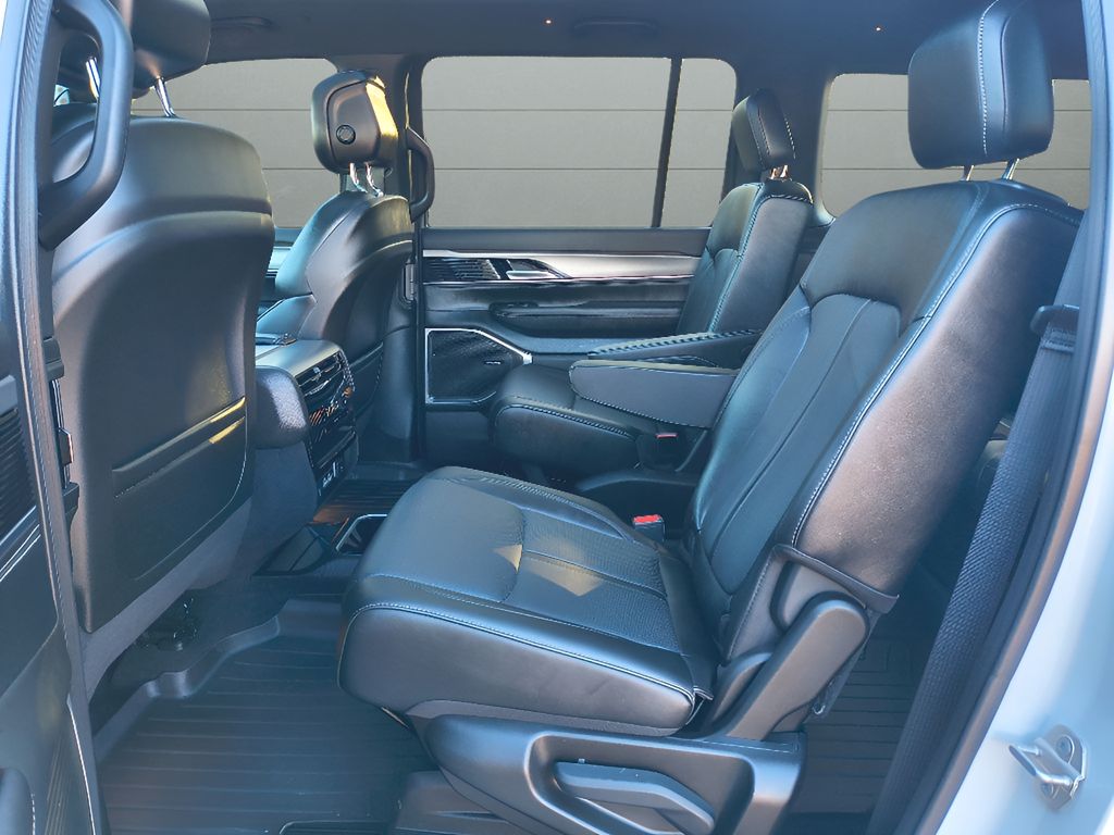 Used 2024 Jeep Wagoneer Series II Carbide