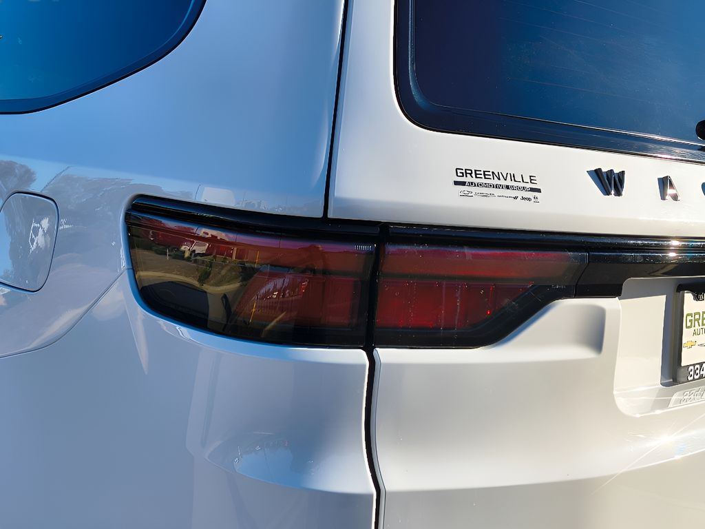 2024 Jeep Wagoneer Series II Carbide - Bright White Clearcoat exterior view 4
