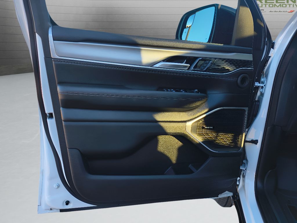 2024 Jeep Wagoneer Series II Carbide - Bright White Clearcoat exterior view 19