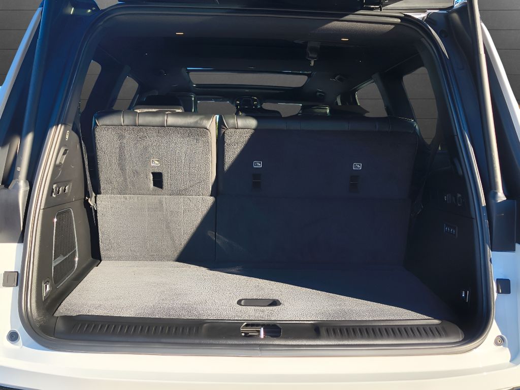 2024 Jeep Wagoneer Series II Carbide - Bright White Clearcoat exterior view 7