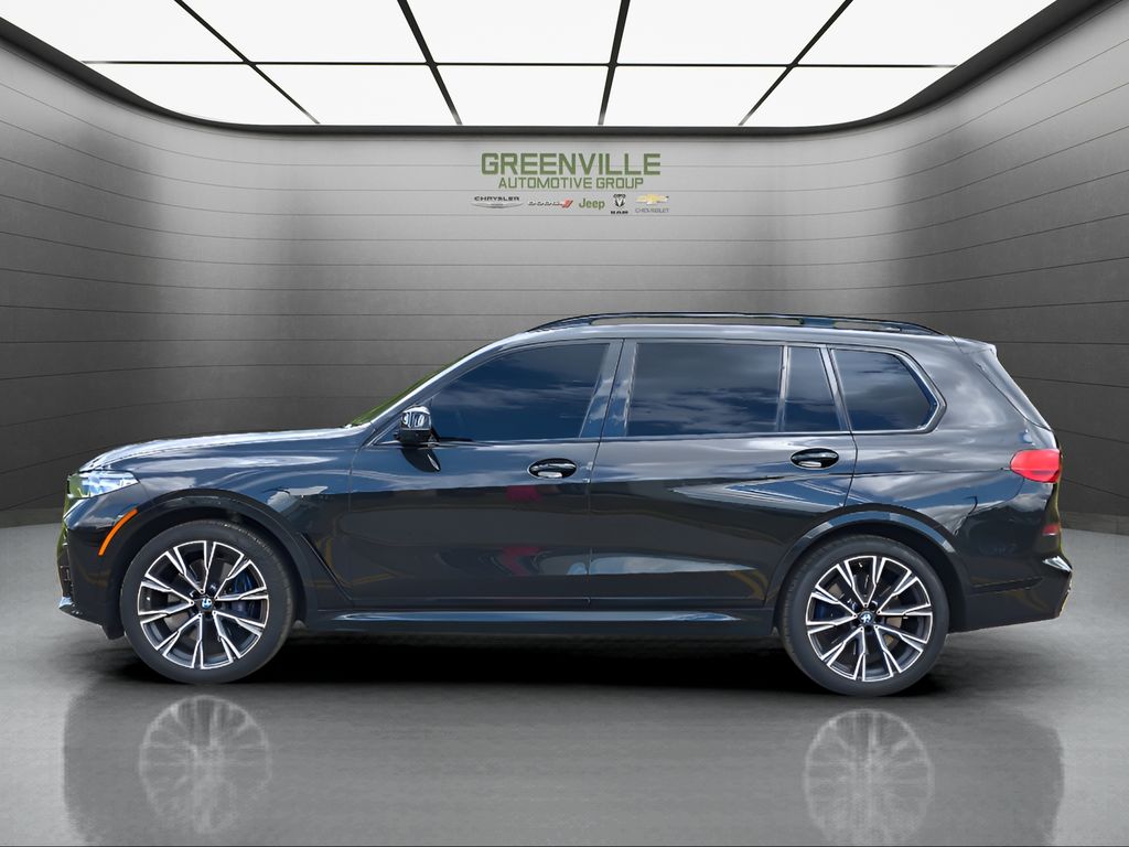 2022 BMW X7 M50i - Black Sapphire Metallic exterior view 2
