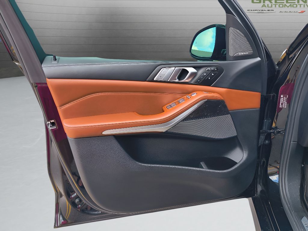 2022 BMW X7 M50i - Black Sapphire Metallic exterior view 10