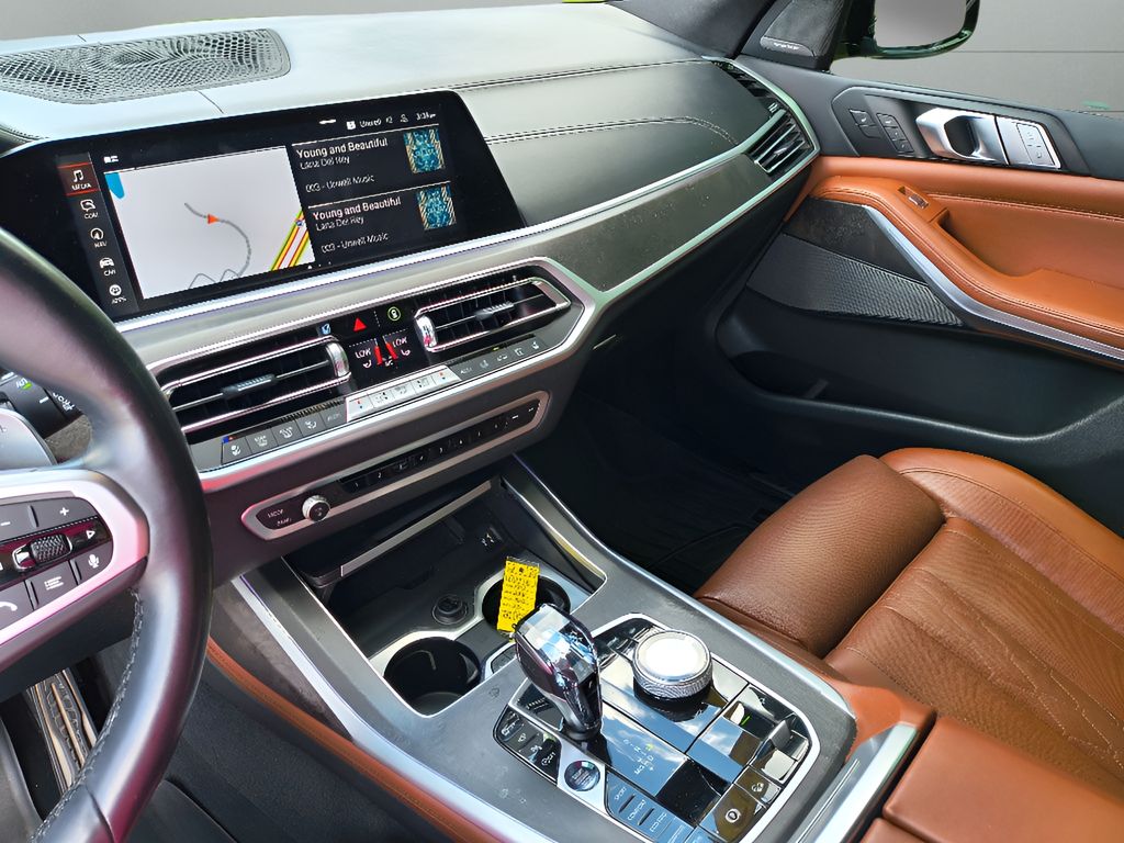 2022 BMW X7 M50i - Black Sapphire Metallic exterior view 18