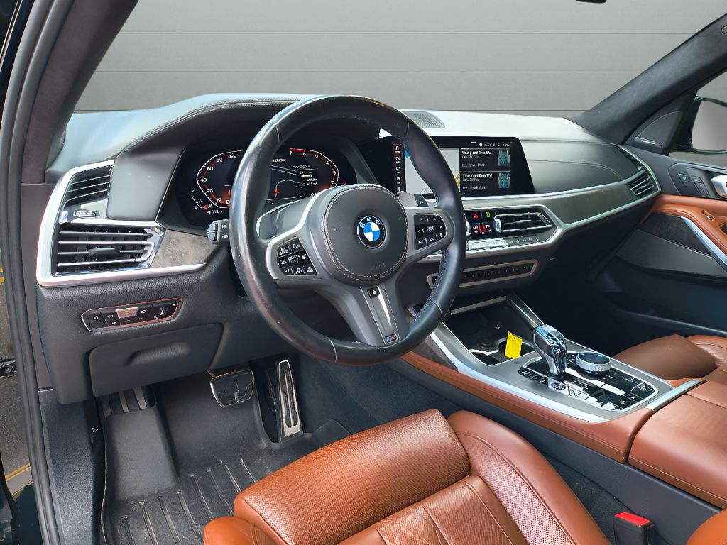 2022 BMW X7 M50i - Black Sapphire Metallic exterior view 14