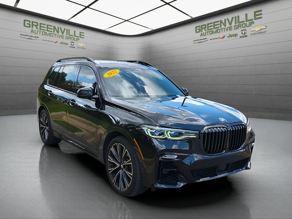2022 BMW X7 M50i - Black Sapphire Metallic exterior view 7