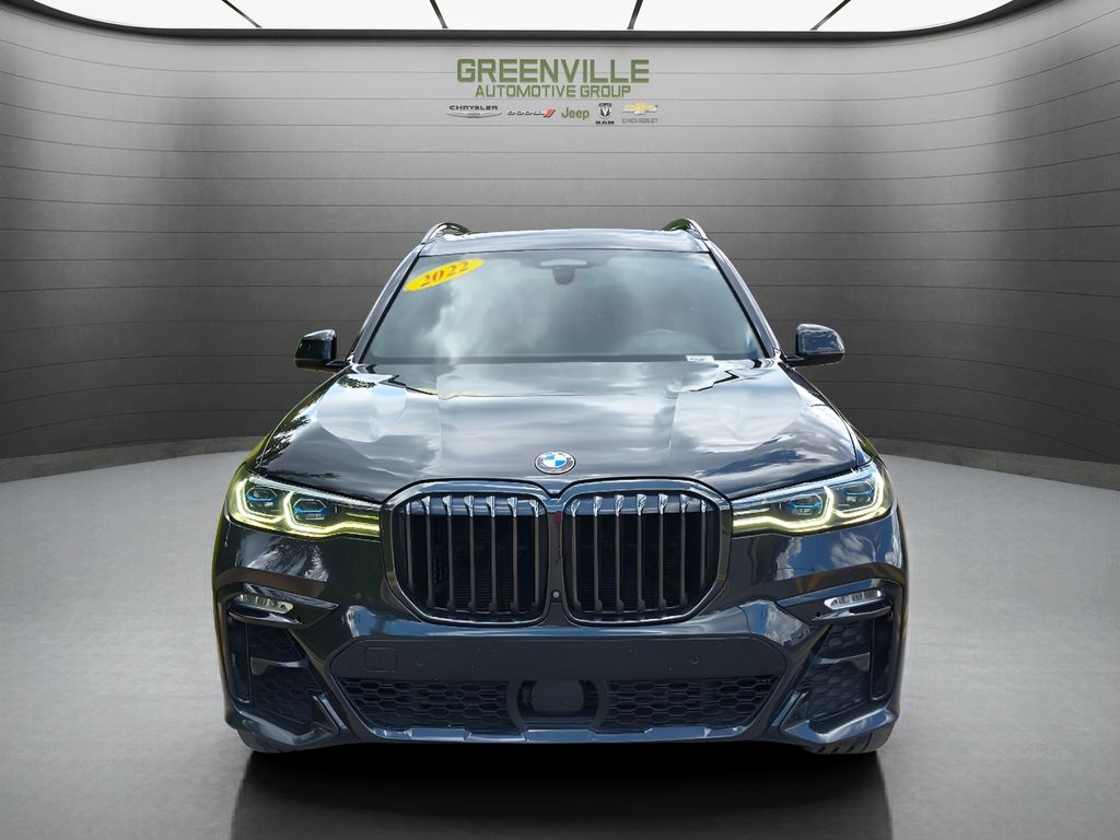 2022 BMW X7 M50i - Black Sapphire Metallic exterior view 8